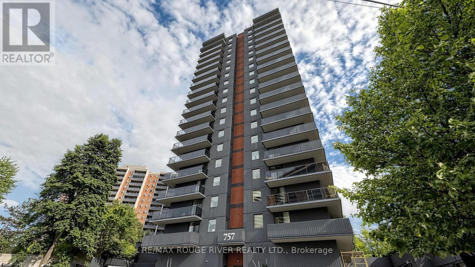 206- 757 Victoria Park Avenue