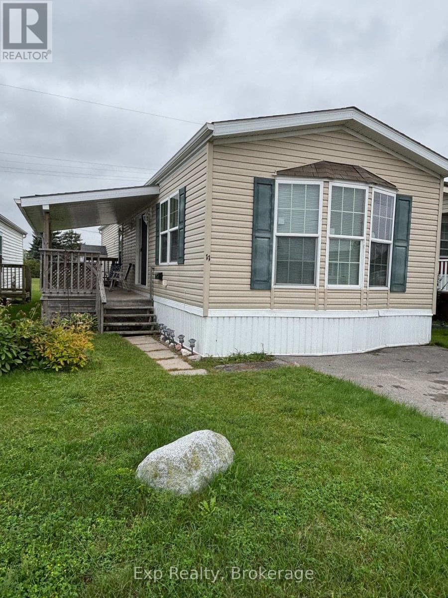 11- 311 Dundas Street
