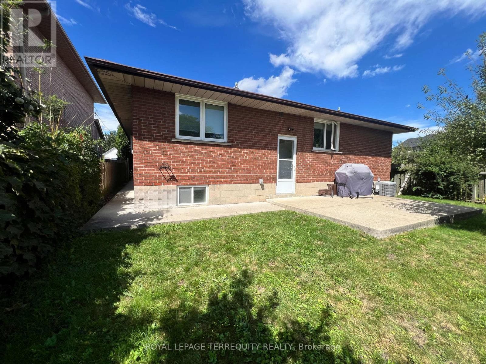 Single Family at Lower- 896 Fourth Street, Mississauga (Lakeview), Ontario - Photo 6 - RE/MAX Garden City Realty