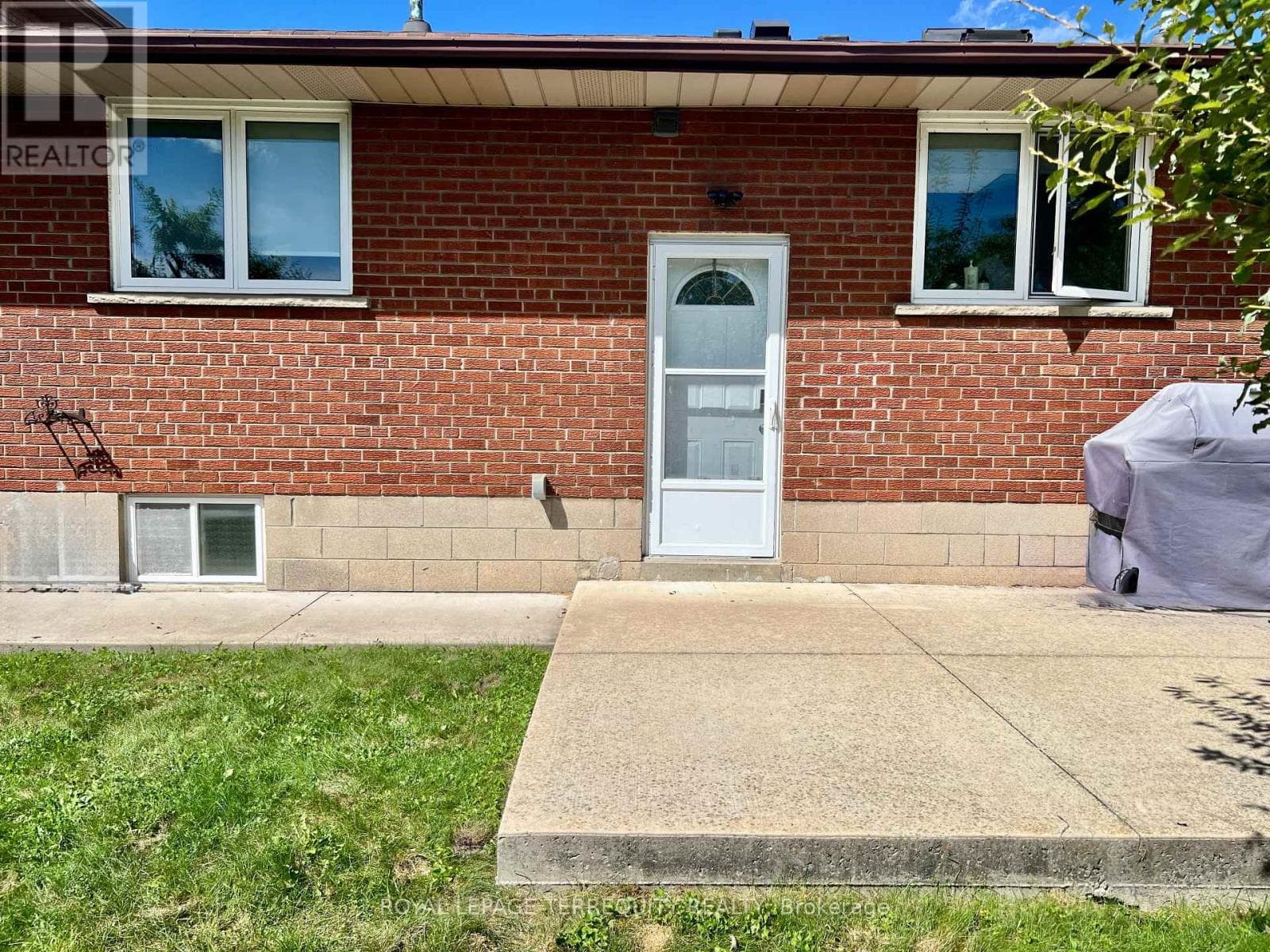 Single Family at Lower- 896 Fourth Street, Mississauga (Lakeview), Ontario - Photo 7 - RE/MAX Garden City Realty