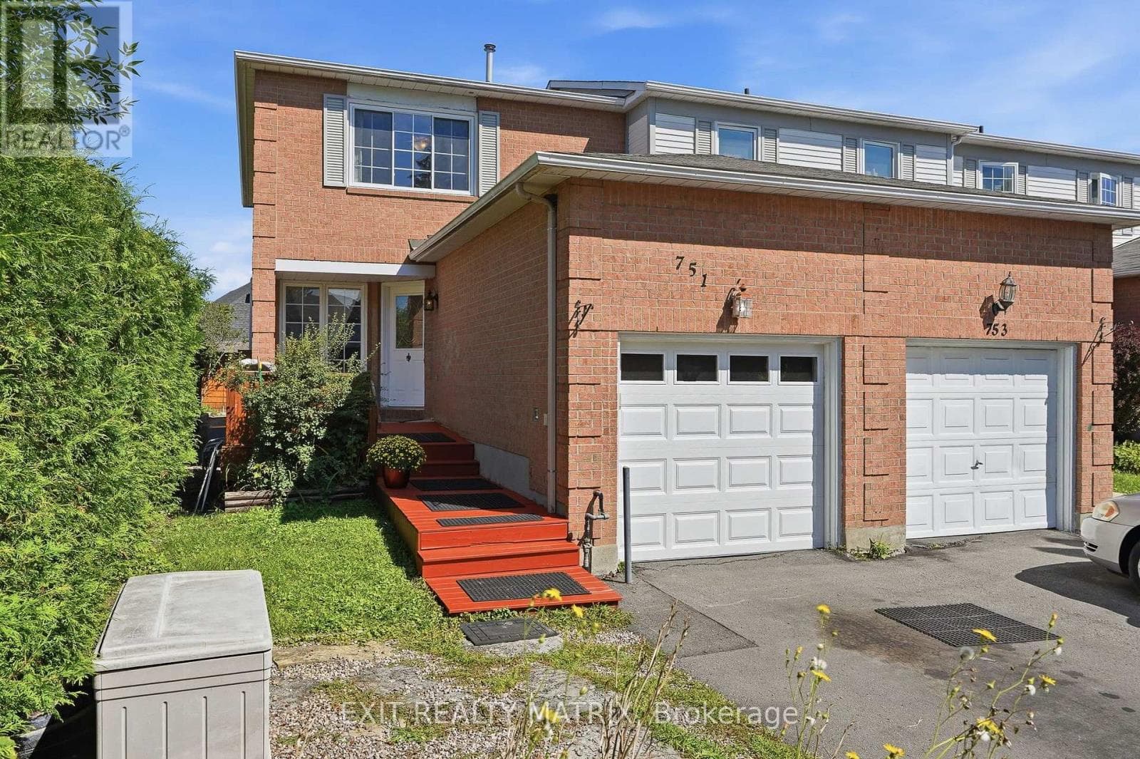 751 Clearcrest Crescent