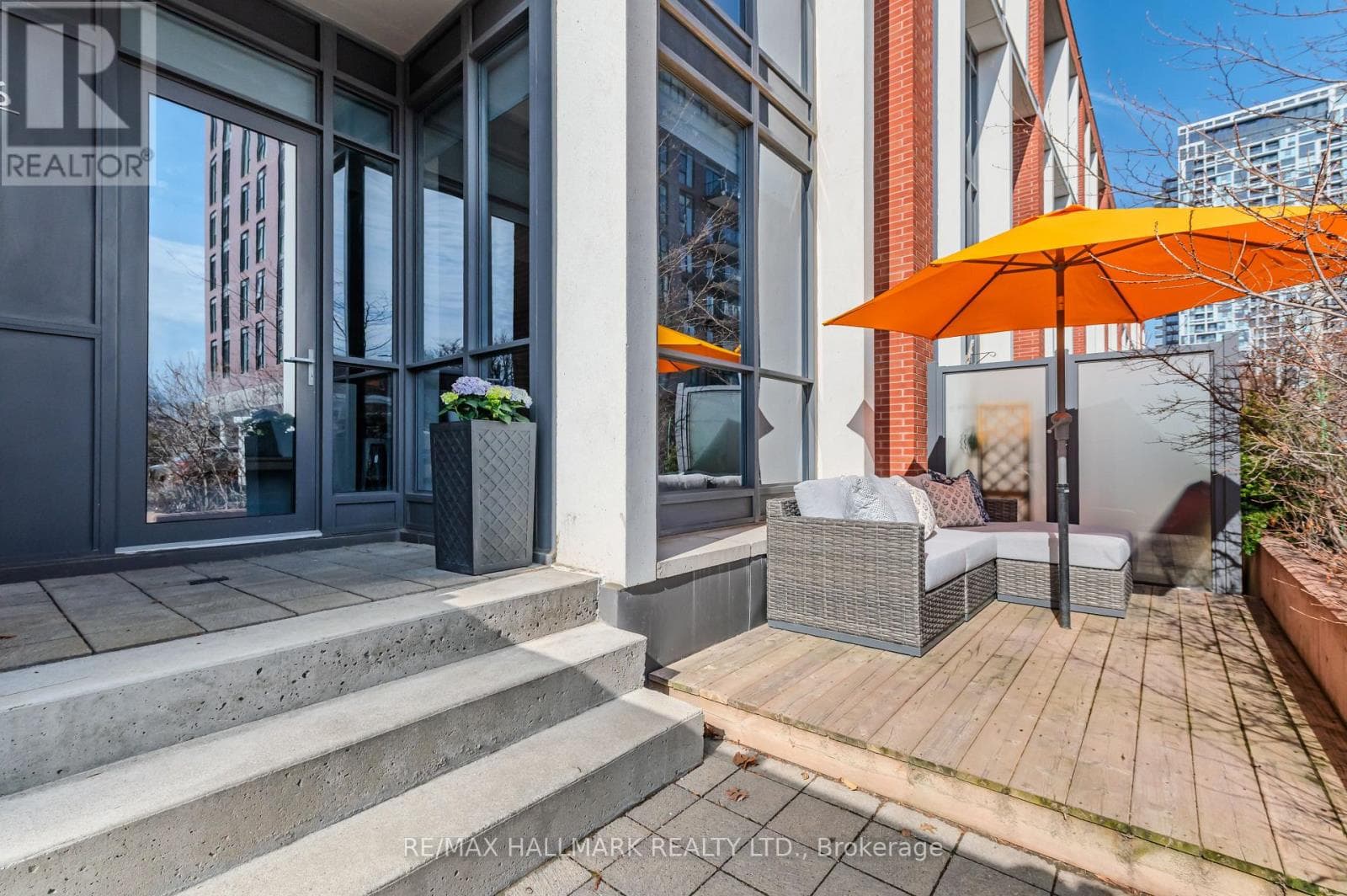 Single Family at 126 St David Street, Toronto (Regent Park), Ontario - Photo 6 - RE/MAX Garden City Realty