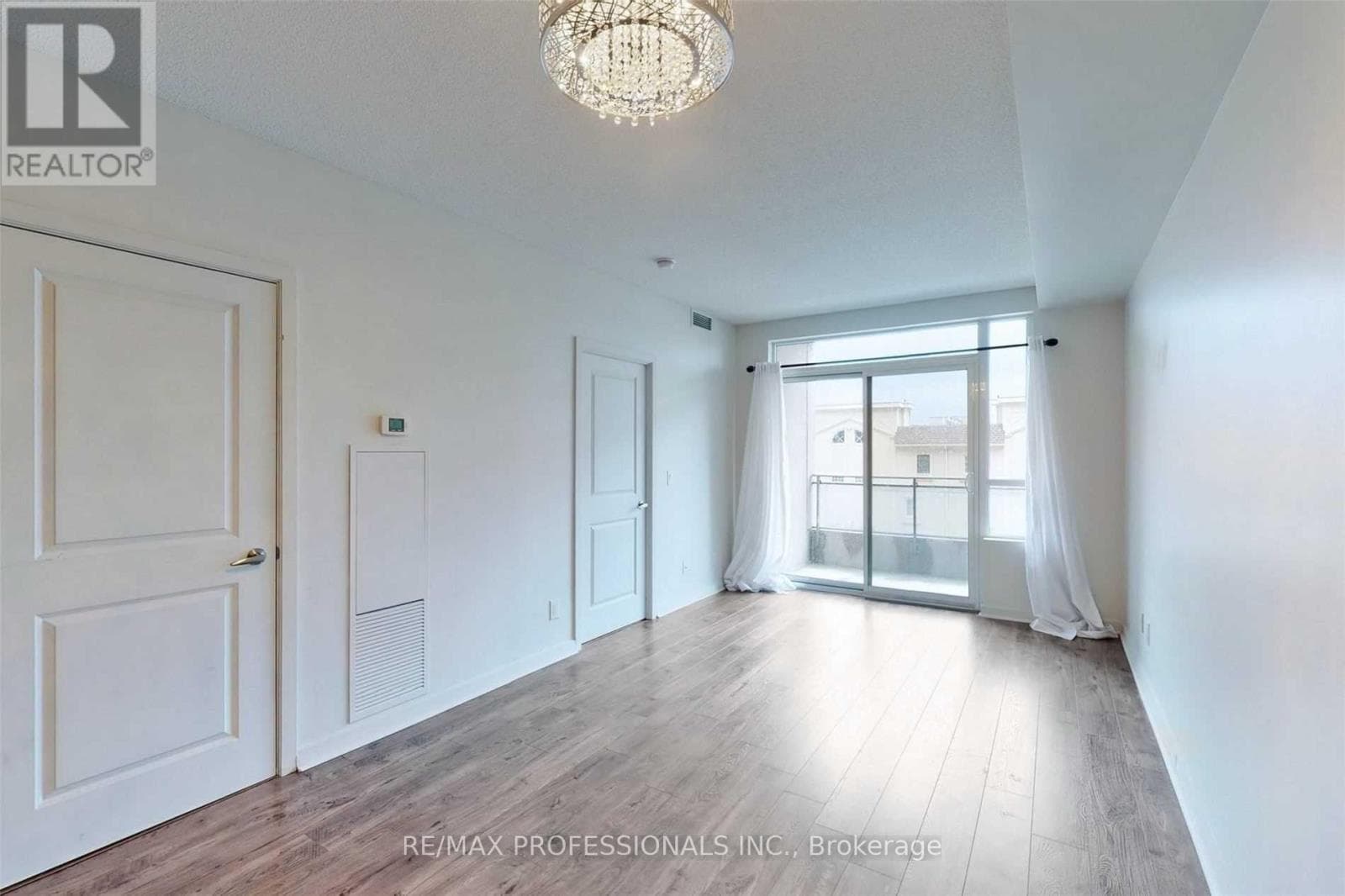 Single Family at 313- 1235 Bayly Street, Pickering (Bay Ridges), Ontario - Photo 10 - RE/MAX Garden City Realty
