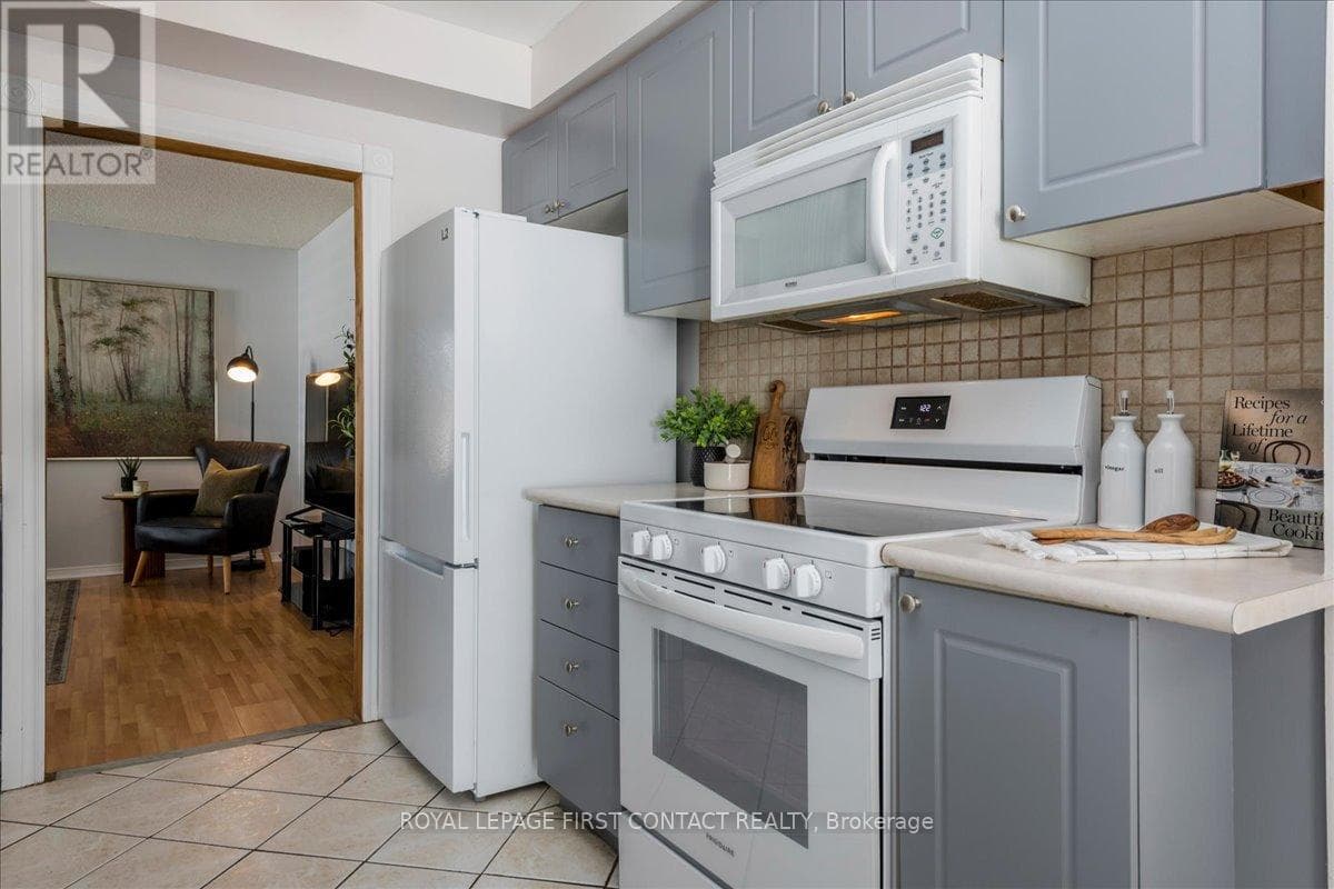 Single Family at 36 CHURCHLAND Drive, Barrie (Holly), Ontario - Photo 10 - RE/MAX Garden City Realty