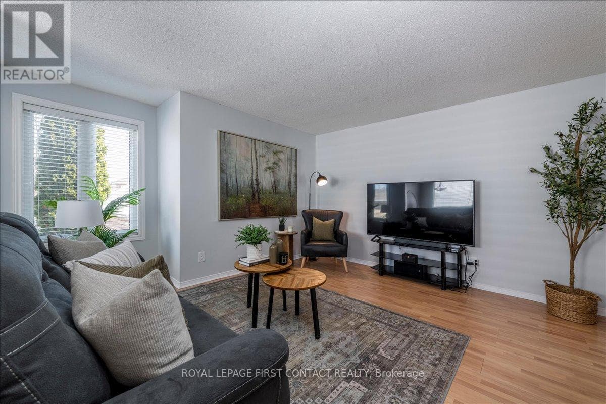 Single Family at 36 CHURCHLAND Drive, Barrie (Holly), Ontario - Photo 6 - RE/MAX Garden City Realty