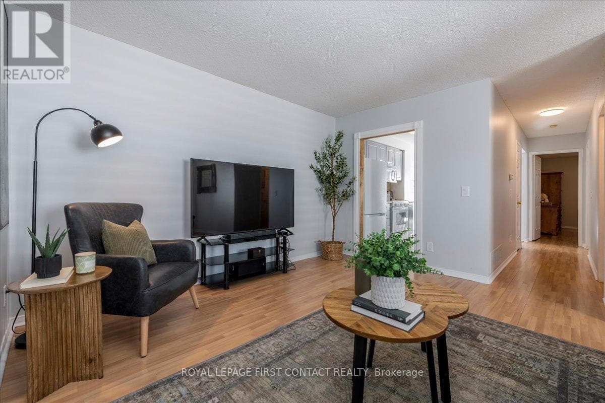 Single Family at 36 CHURCHLAND Drive, Barrie (Holly), Ontario - Photo 7 - RE/MAX Garden City Realty