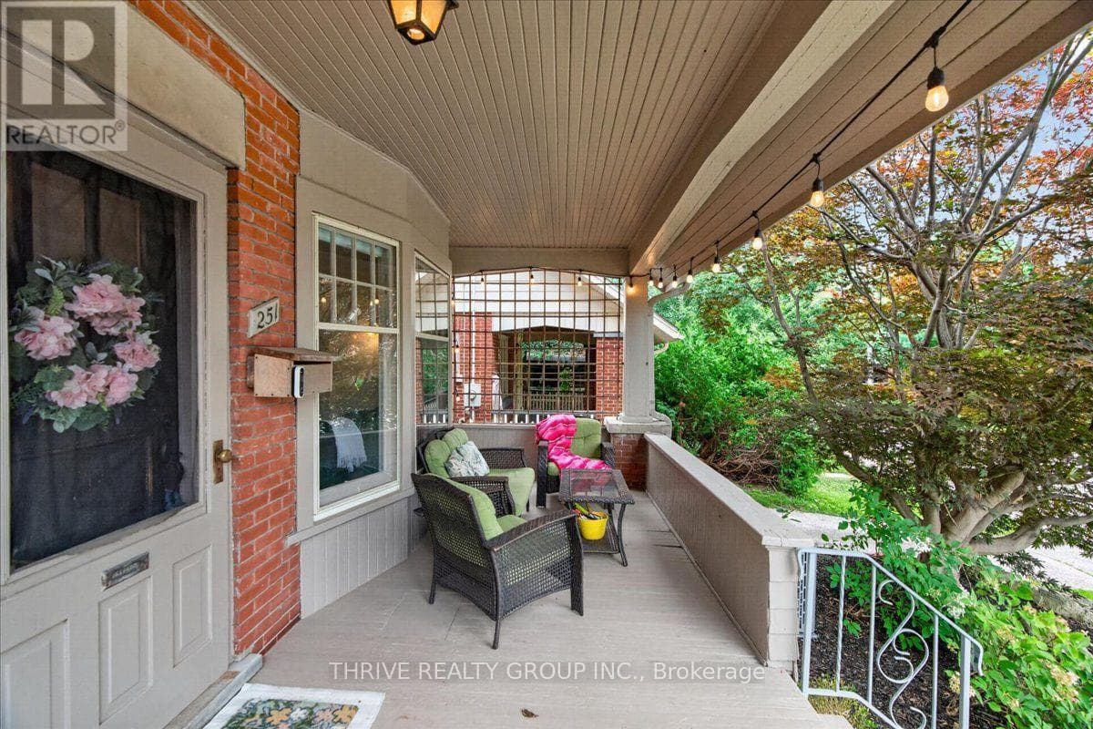 Single Family at 251 Ridout Street, London South (South F), Ontario - Photo 6 - RE/MAX Garden City Realty