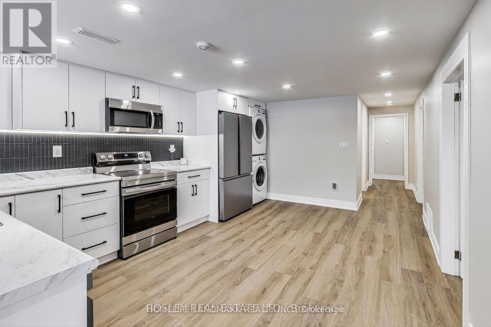 Single Family at Lower- 89 Chiswick Avenue, Toronto (Brookhaven-Amesbury), Ontario - Photo 4 - RE/MAX Garden City Realty