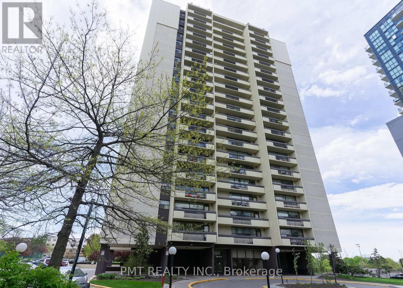 305- 1455 Lawrence Avenue