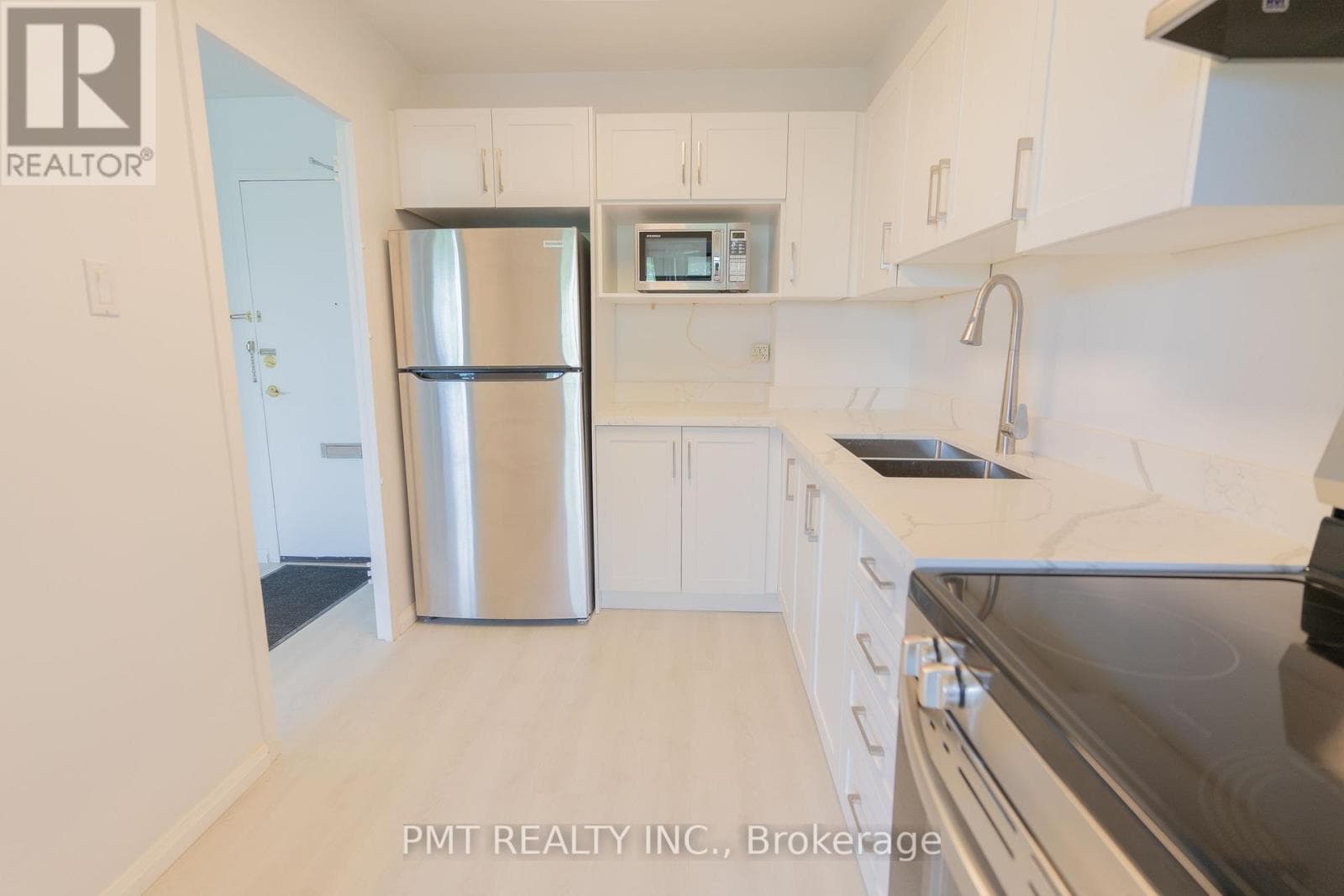 Single Family at 305- 1455 Lawrence Avenue, Toronto (Brookhaven-Amesbury), Ontario - Photo 2 - RE/MAX Garden City Realty