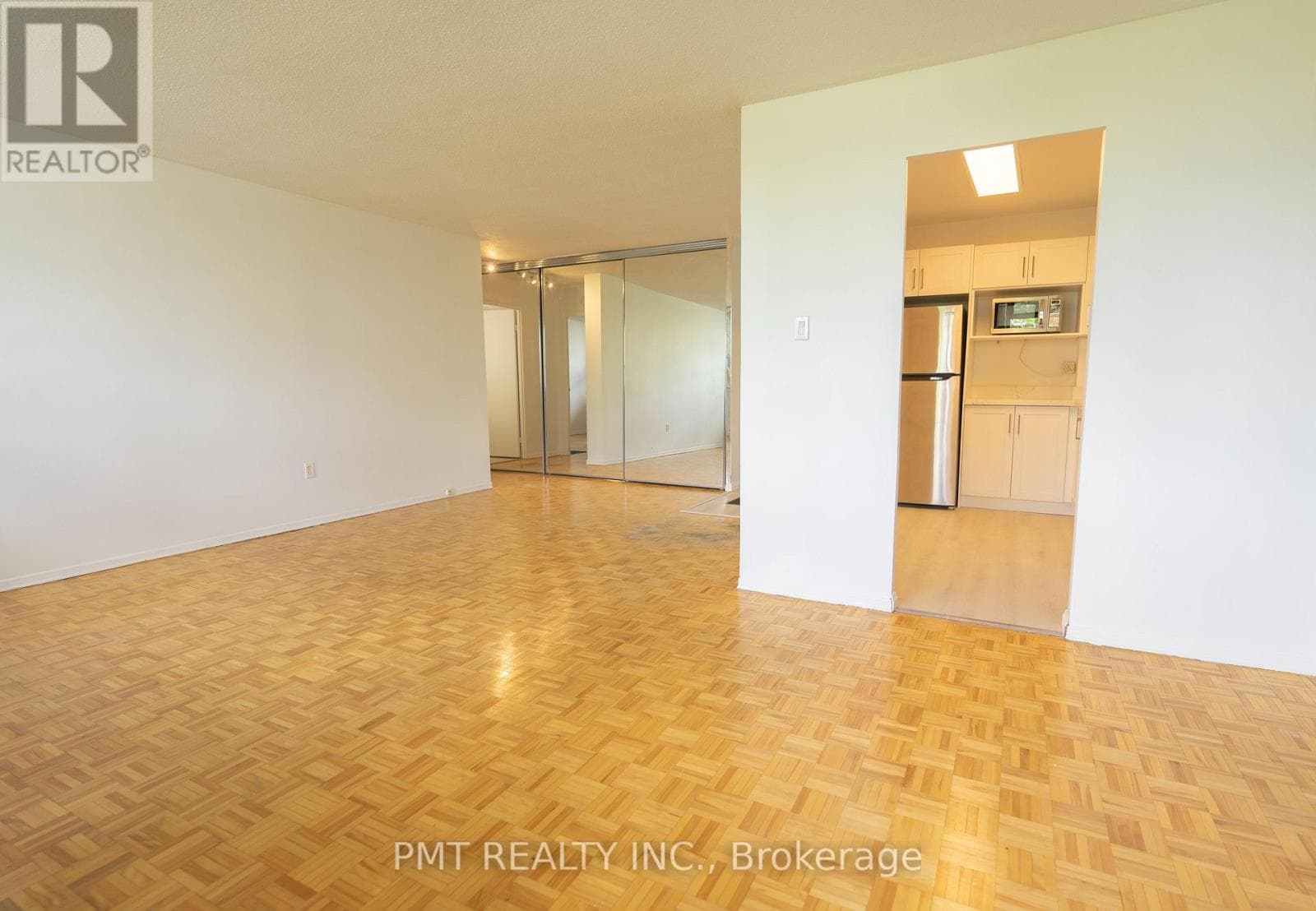 Single Family at 305- 1455 Lawrence Avenue, Toronto (Brookhaven-Amesbury), Ontario - Photo 5 - RE/MAX Garden City Realty