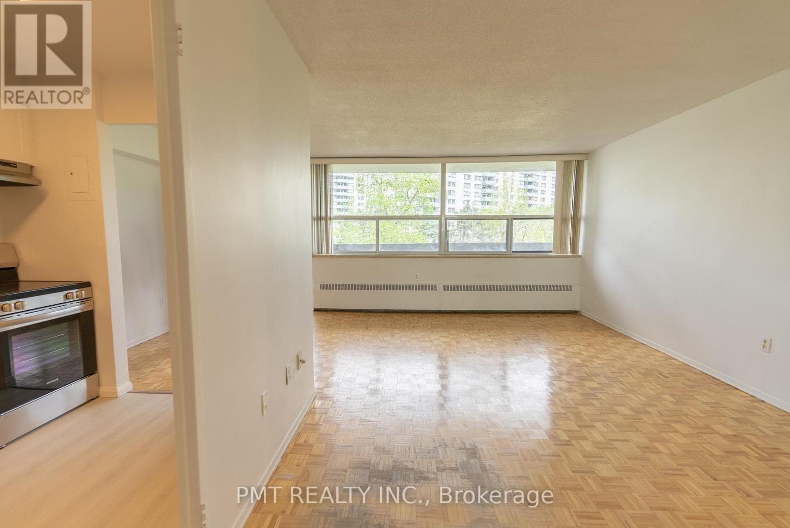 Single Family at 305- 1455 Lawrence Avenue, Toronto (Brookhaven-Amesbury), Ontario - Photo 7 - RE/MAX Garden City Realty