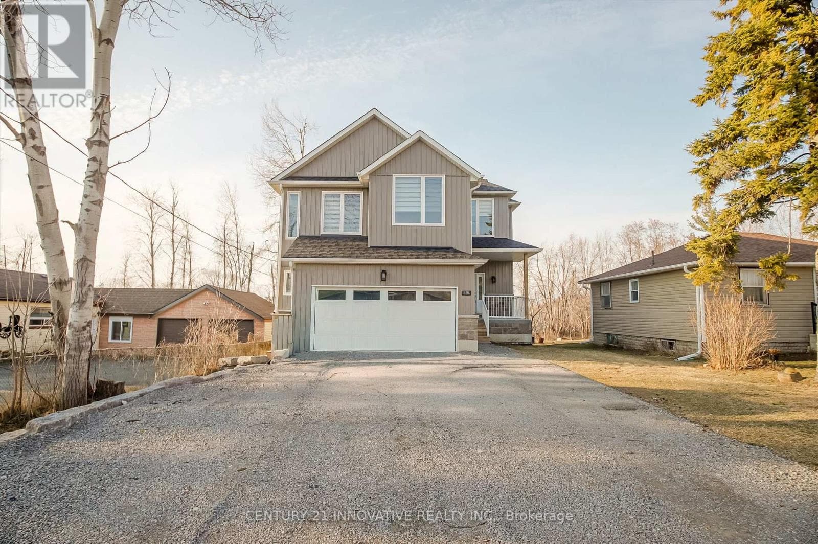 Lower- 100 Simcoe Road