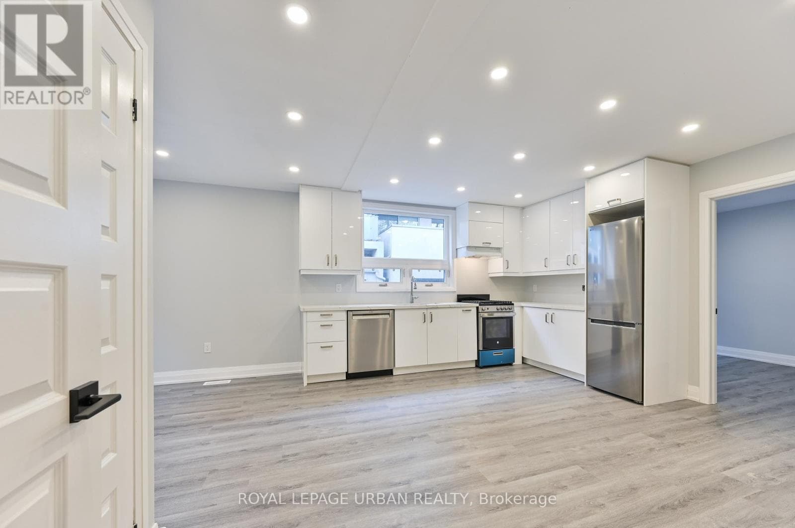 Single Family at 208 Woodbine Avenue, Toronto (The Beaches), Ontario - Photo 4 - RE/MAX Garden City Realty