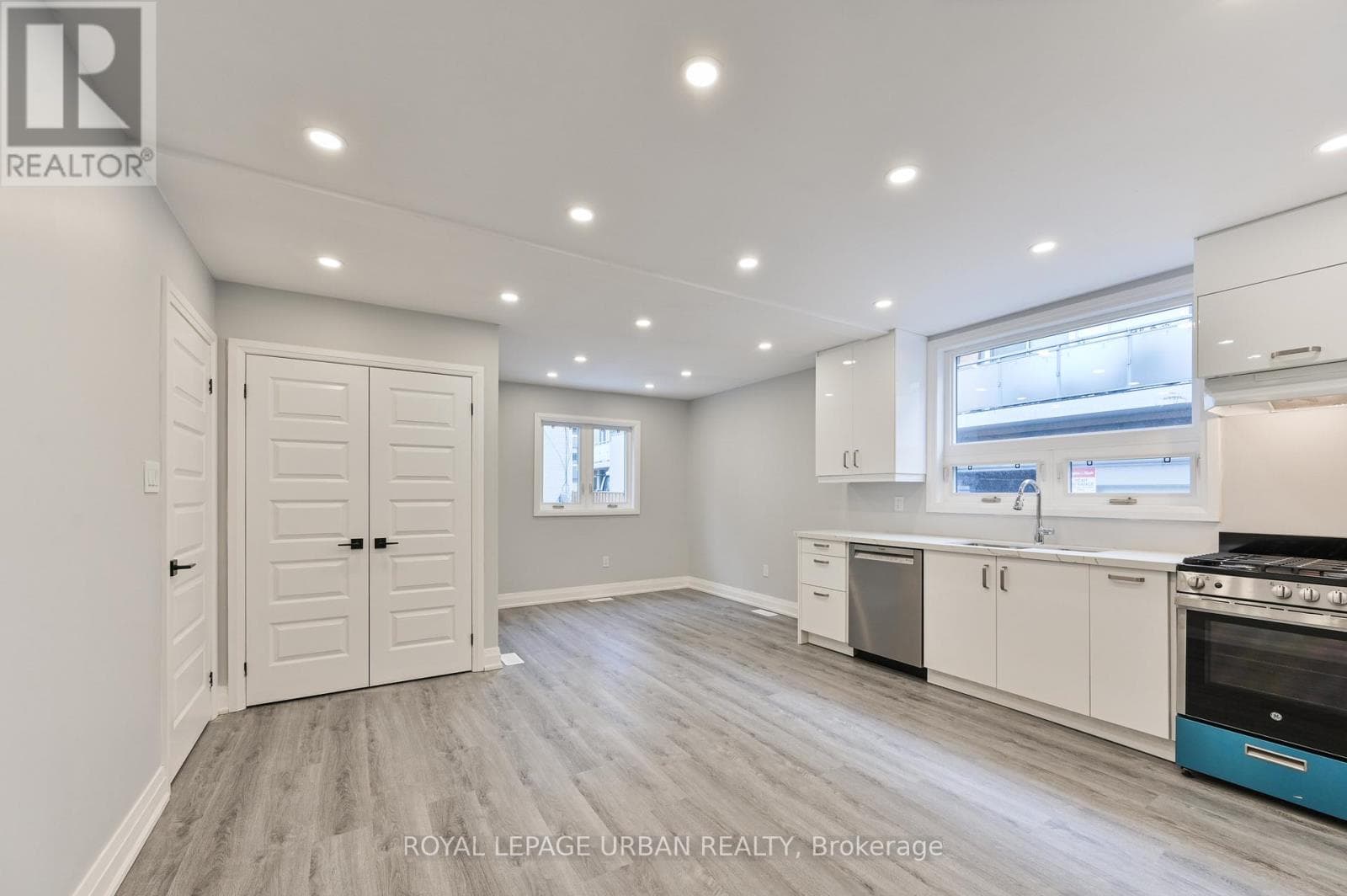 Single Family at 208 Woodbine Avenue, Toronto (The Beaches), Ontario - Photo 5 - RE/MAX Garden City Realty