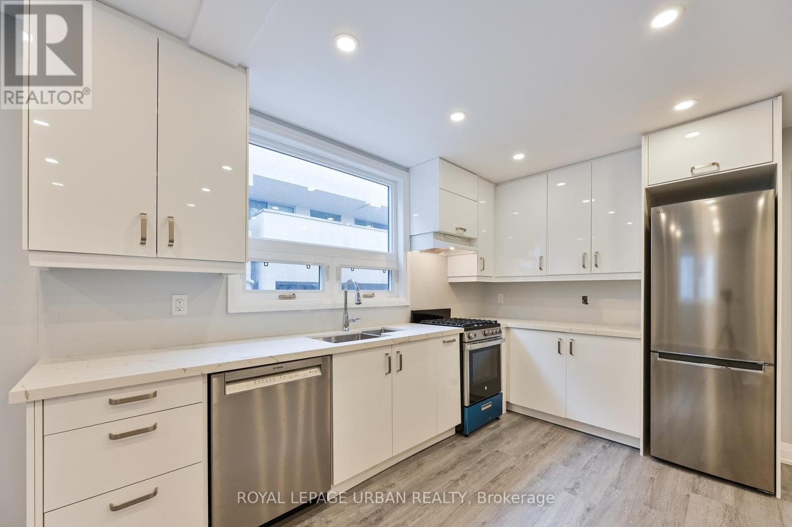 Single Family at 208 Woodbine Avenue, Toronto (The Beaches), Ontario - Photo 7 - RE/MAX Garden City Realty
