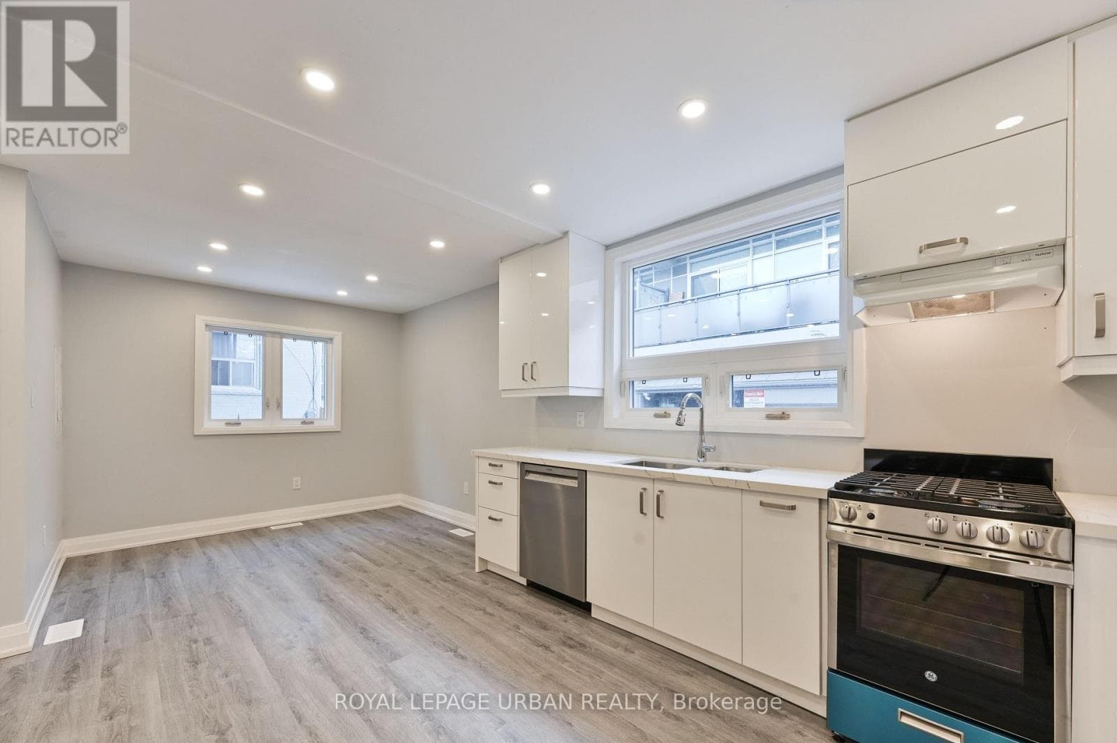 Single Family at 208 Woodbine Avenue, Toronto (The Beaches), Ontario - Photo 9 - RE/MAX Garden City Realty