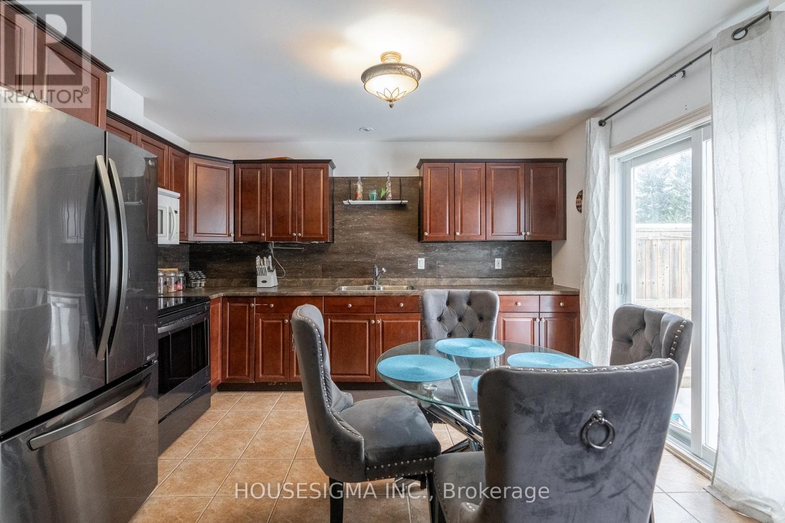 Single Family at 48 South Street, Thorold (Port Robinson), Ontario - Photo 7 - RE/MAX Garden City Realty