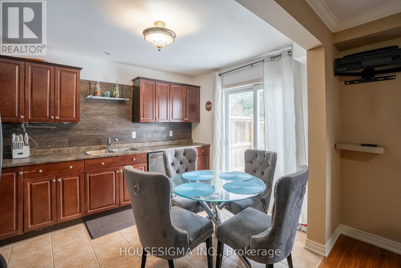 Single Family at 48 South Street, Thorold (Port Robinson), Ontario - Photo 8 - RE/MAX Garden City Realty