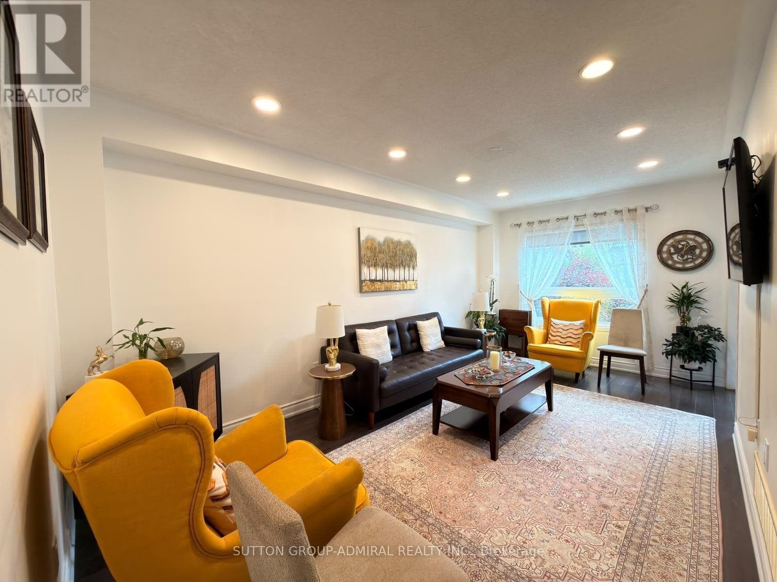Single Family at 222 Burgess Crescent, Newmarket (Summerhill Estates), Ontario - Photo 3 - RE/MAX Garden City Realty