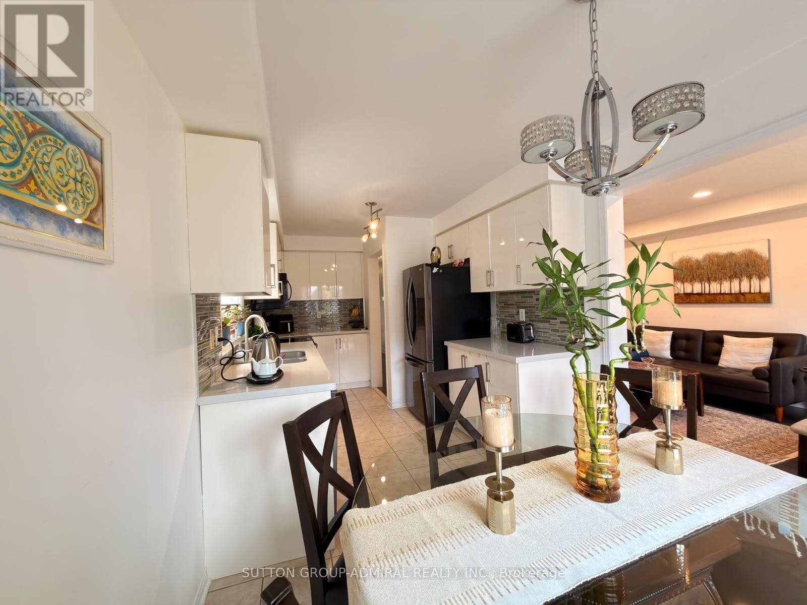 Single Family at 222 Burgess Crescent, Newmarket (Summerhill Estates), Ontario - Photo 5 - RE/MAX Garden City Realty
