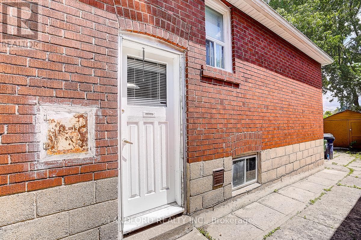 Single Family at Lower- 79 O'Connor Drive, Toronto (Broadview North), Ontario - Photo 4 - RE/MAX Garden City Realty