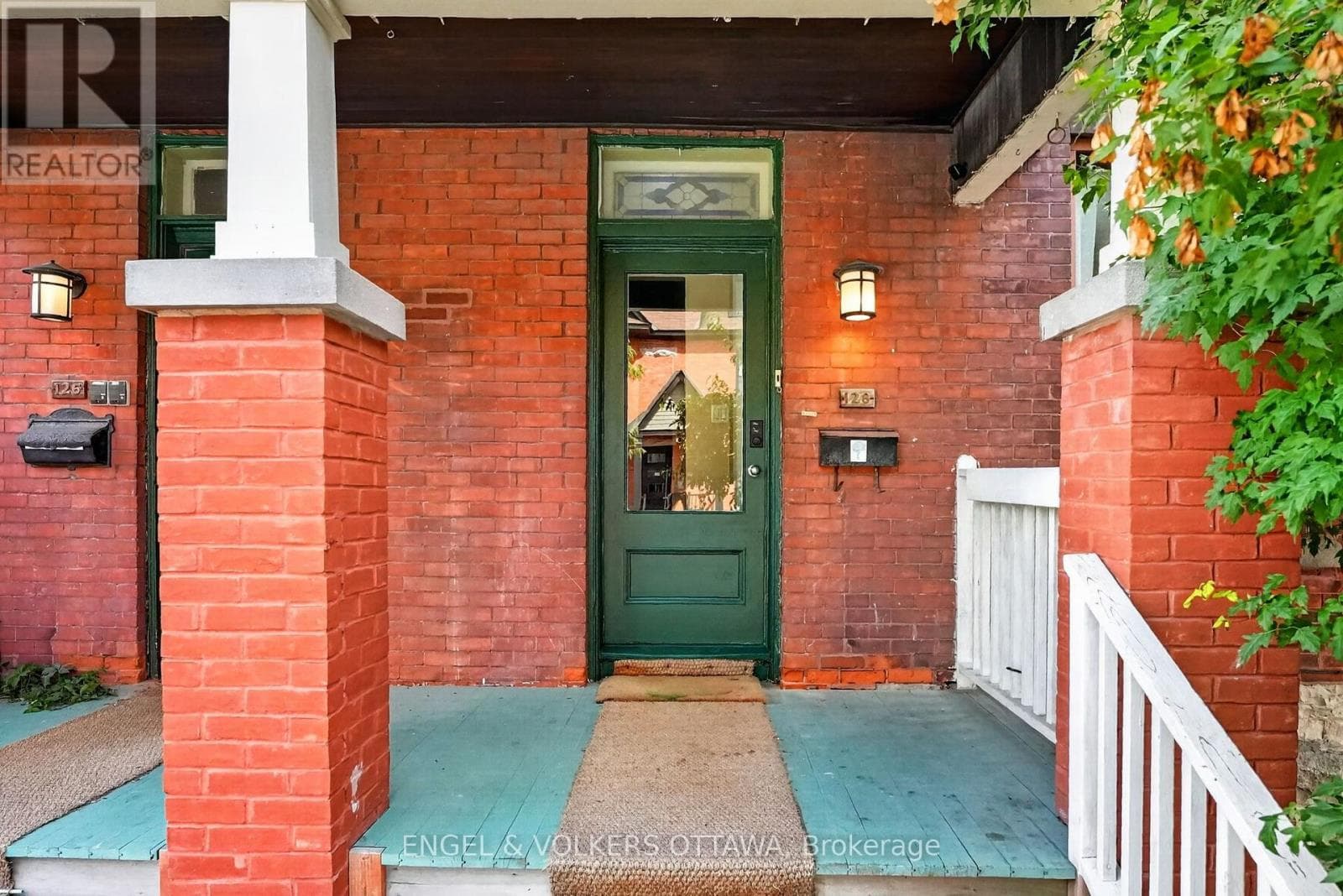 Single Family at 128 Second Avenue, Ottawa, Ontario - Photo 4 - RE/MAX Garden City Realty