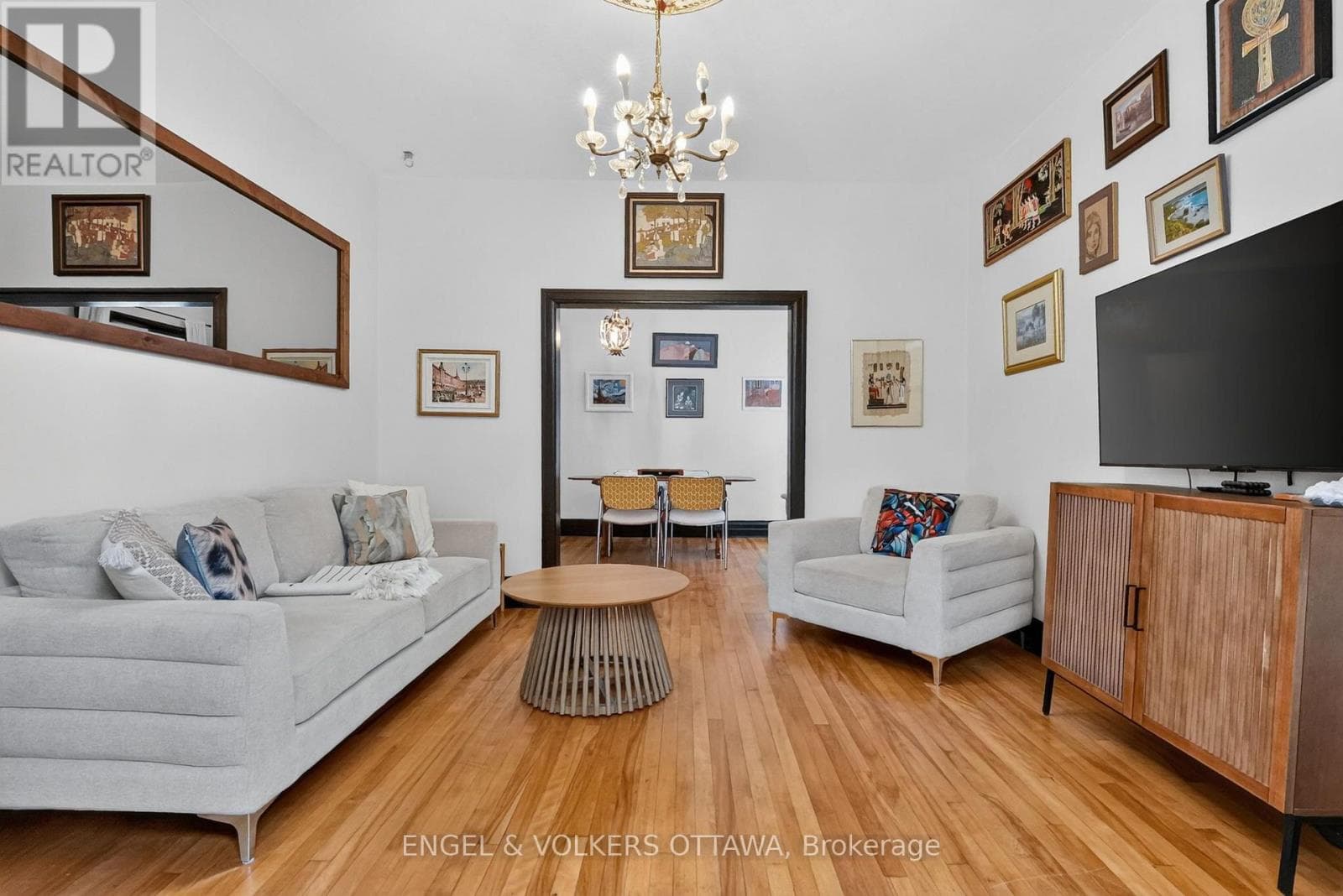 Single Family at 128 Second Avenue, Ottawa, Ontario - Photo 7 - RE/MAX Garden City Realty