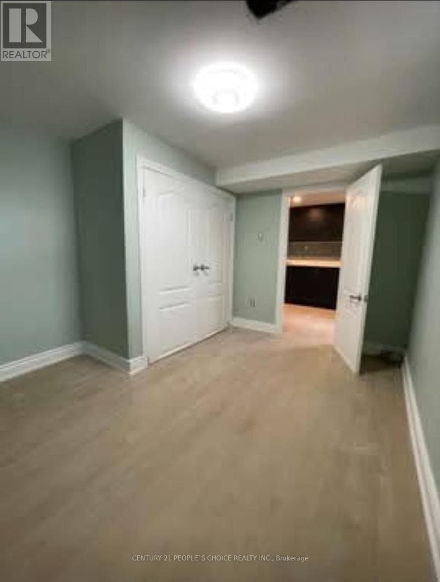 Single Family at Lower- 6938 Warden Avenue, Niagara Falls (Arad/Fallsview), Ontario - Photo 10 - RE/MAX Garden City Realty