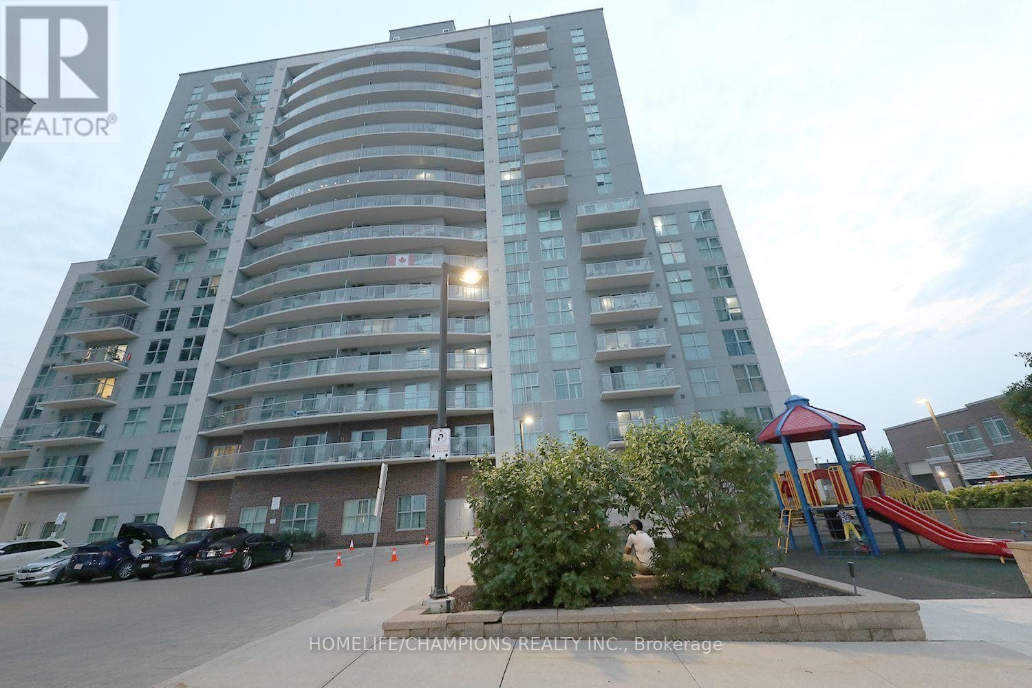 112- 2150 Lawrence Avenue