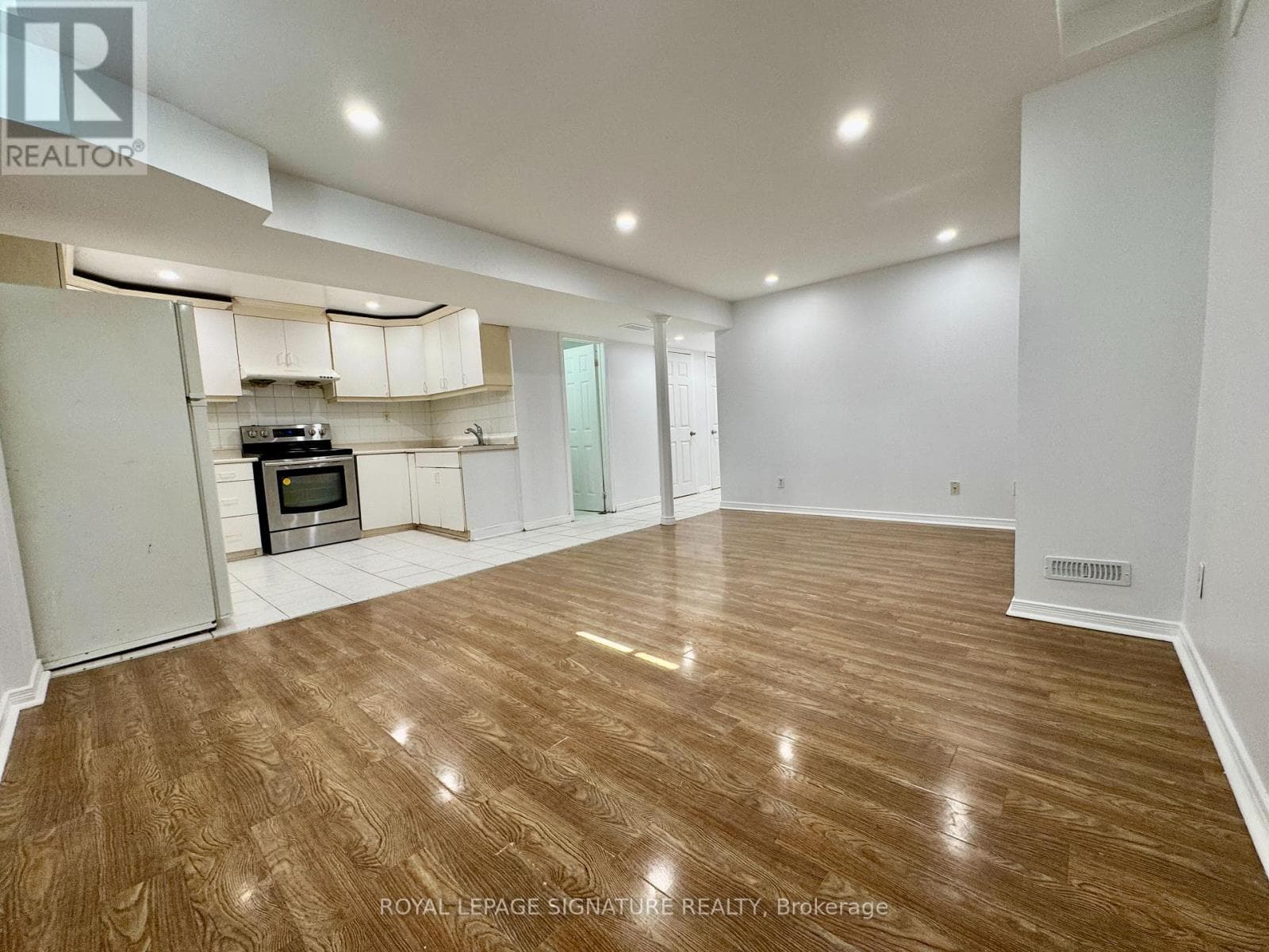Single Family at Bsmt- 7 Timbers Circle, Markham (Milliken Mills East), Ontario - Photo 3 - RE/MAX Garden City Realty