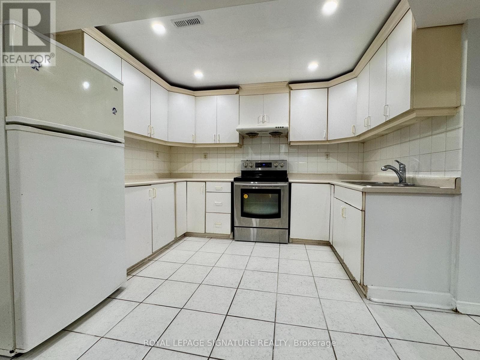 Single Family at Bsmt- 7 Timbers Circle, Markham (Milliken Mills East), Ontario - Photo 8 - RE/MAX Garden City Realty
