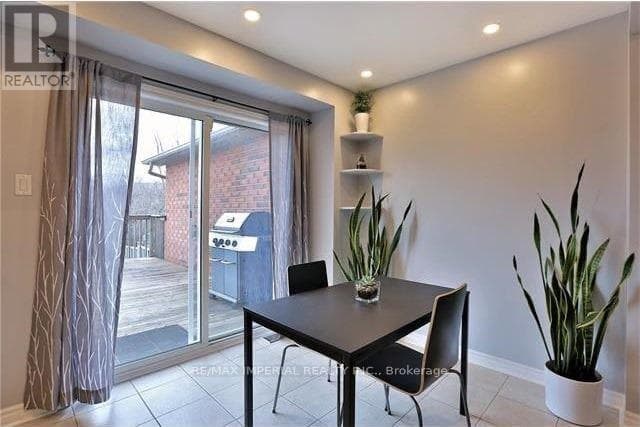 Single Family at 344 Riverstone Drive, Oakville (WC Wedgewood Creek), Ontario - Photo 3 - RE/MAX Garden City Realty