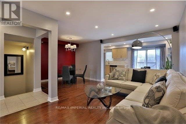 Single Family at 344 Riverstone Drive, Oakville (WC Wedgewood Creek), Ontario - Photo 6 - RE/MAX Garden City Realty