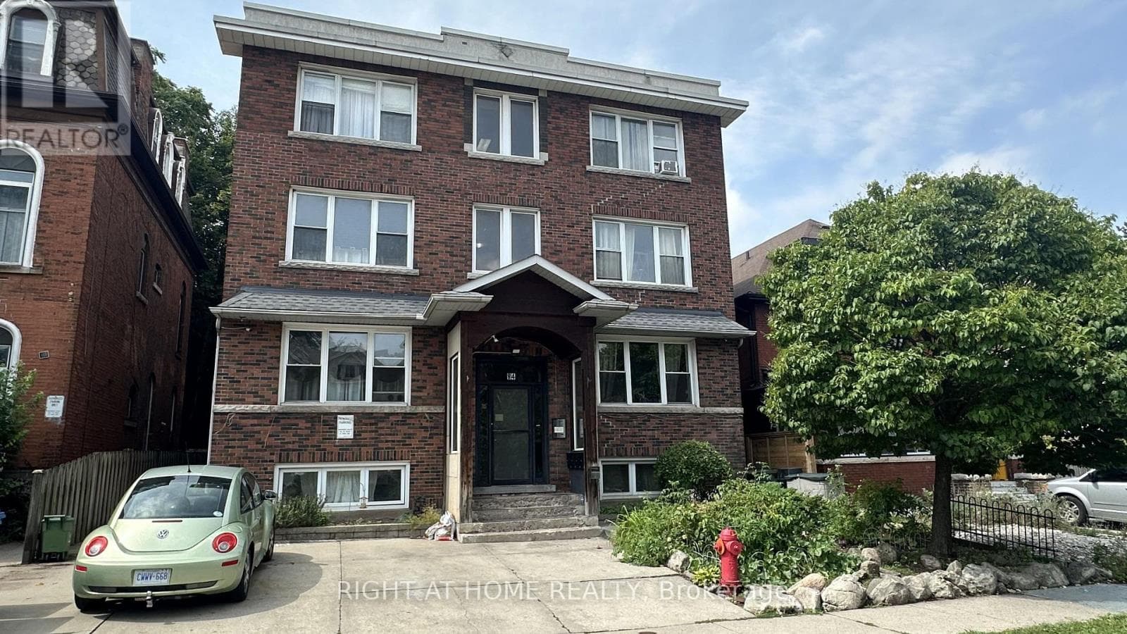 84 Proctor Boulevard