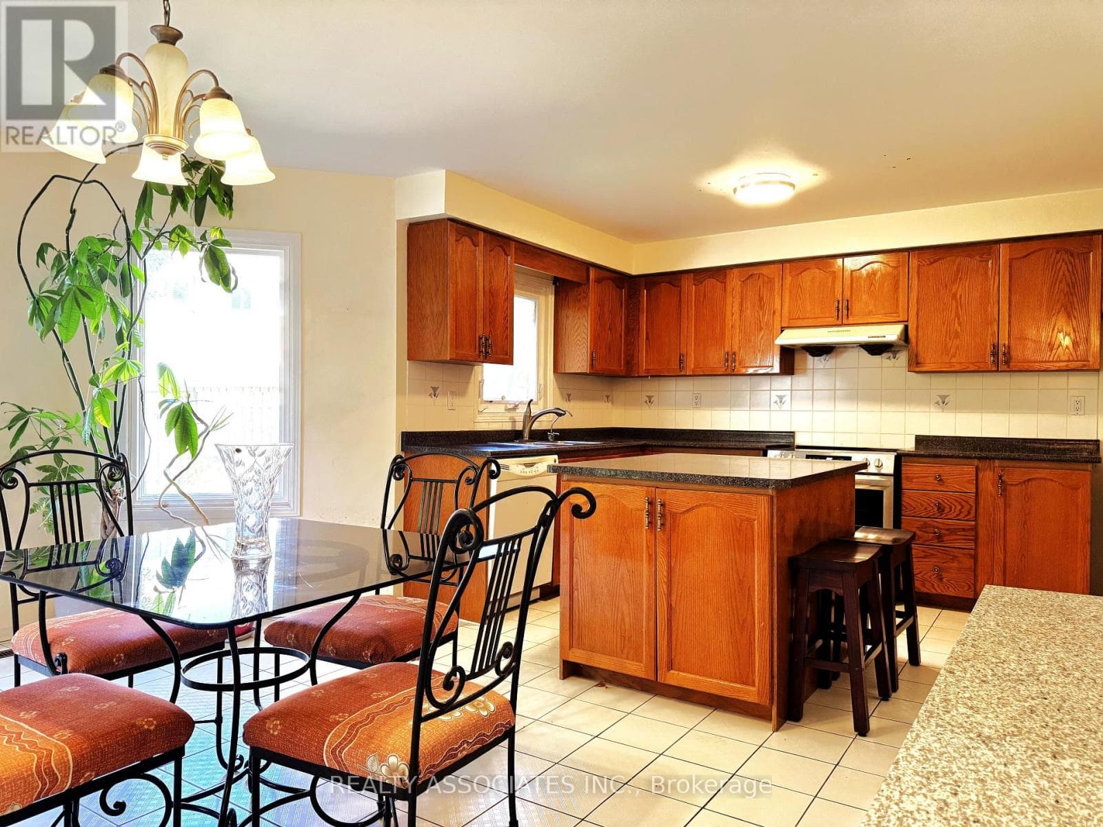 Single Family at 46 Lagani Avenue, Richmond Hill (Doncrest), Ontario - Photo 10 - RE/MAX Garden City Realty