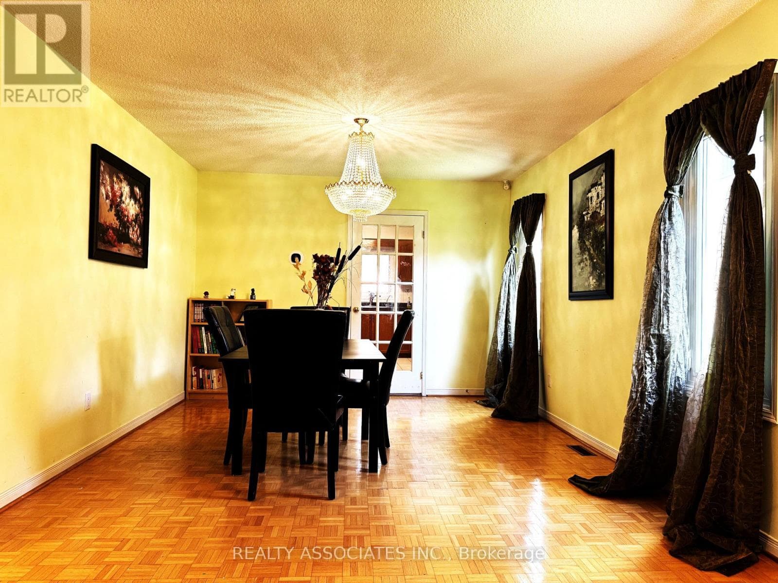 Single Family at 46 Lagani Avenue, Richmond Hill (Doncrest), Ontario - Photo 5 - RE/MAX Garden City Realty