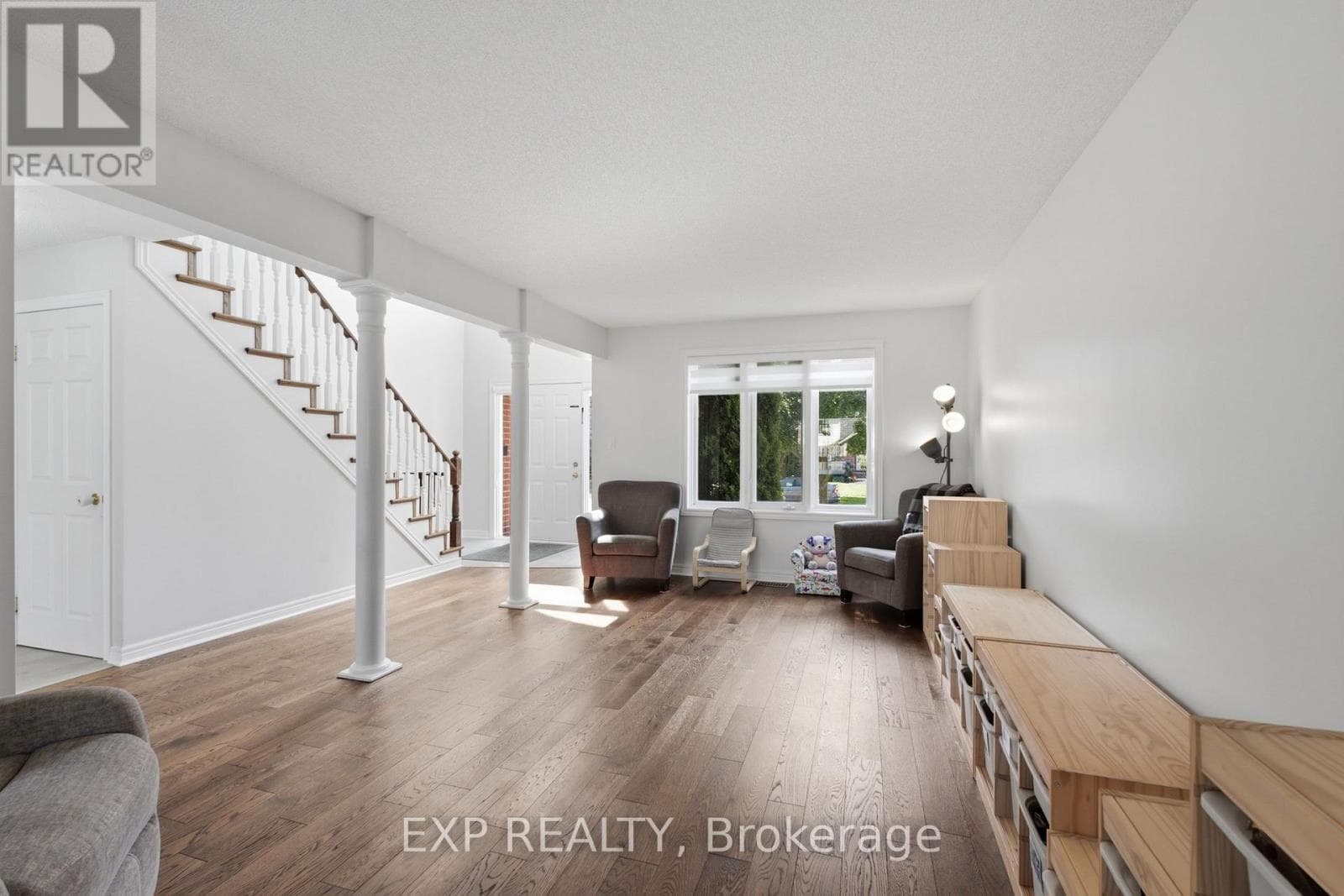 Single Family at 50 Crysler Crescent, Thorold (Confederation Heights), Ontario - Photo 7 - RE/MAX Garden City Realty