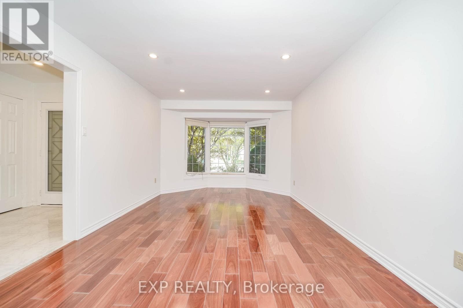 Single Family at 195 Savage Road, Newmarket (Armitage), Ontario - Photo 8 - RE/MAX Garden City Realty