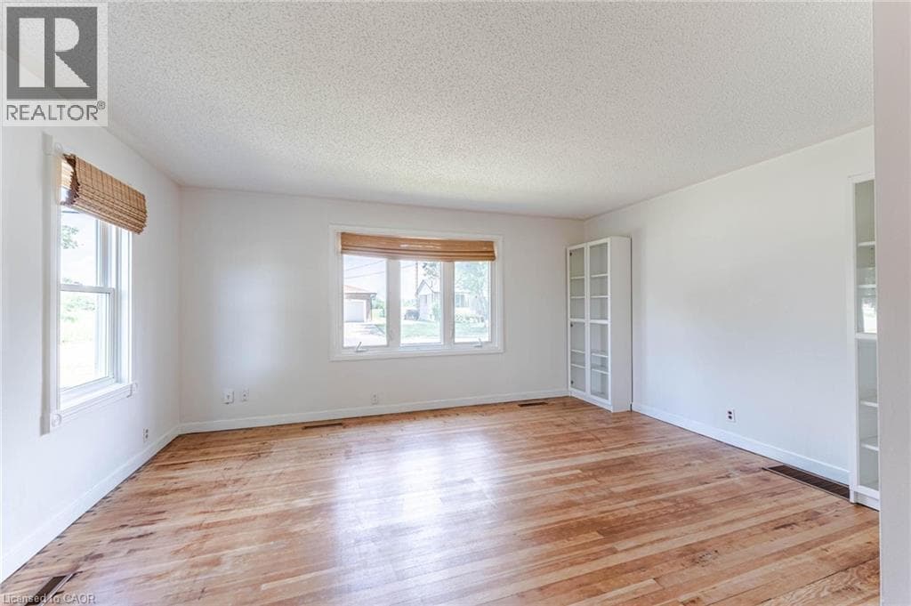 Single Family at 1217 ORCHARD Avenue, Fort Erie, Ontario - Photo 7 - RE/MAX Garden City Realty