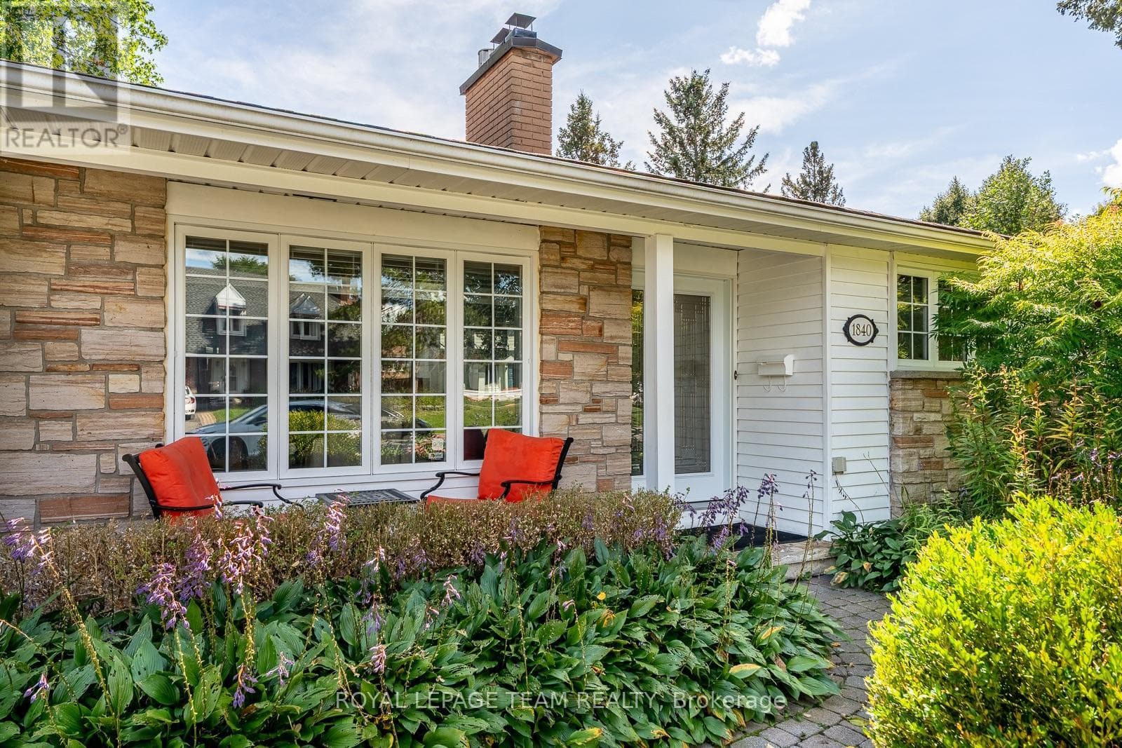 Single Family at 1840 Appleford Street, Ottawa, Ontario - Photo 2 - RE/MAX Garden City Realty