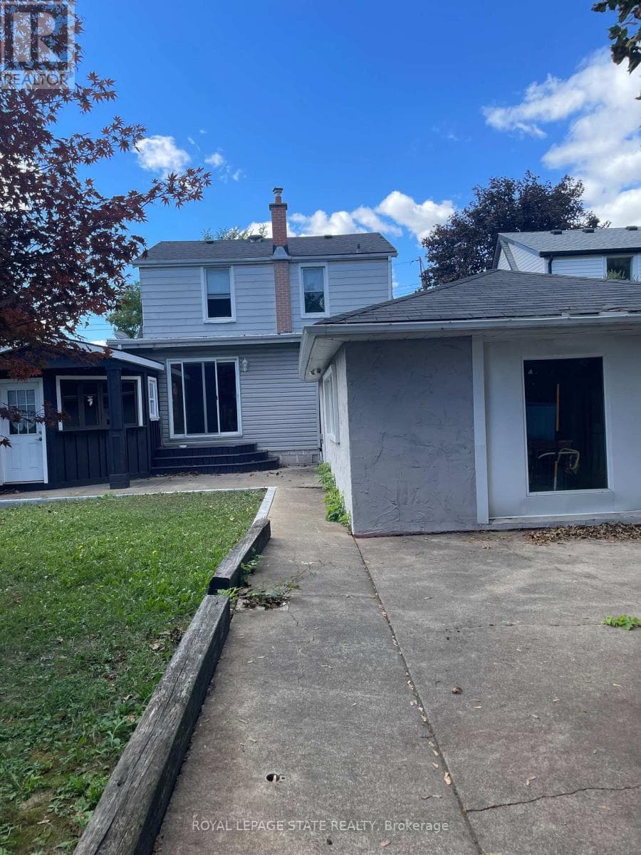 Single Family at Upper- 225 East 14th Street, Hamilton (Inch Park), Ontario - Photo 2 - RE/MAX Garden City Realty