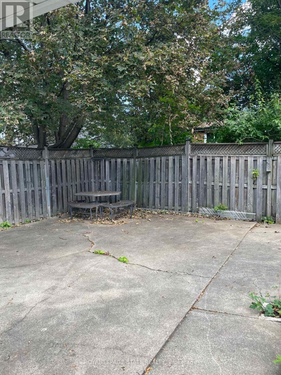 Single Family at Upper- 225 East 14th Street, Hamilton (Inch Park), Ontario - Photo 4 - RE/MAX Garden City Realty
