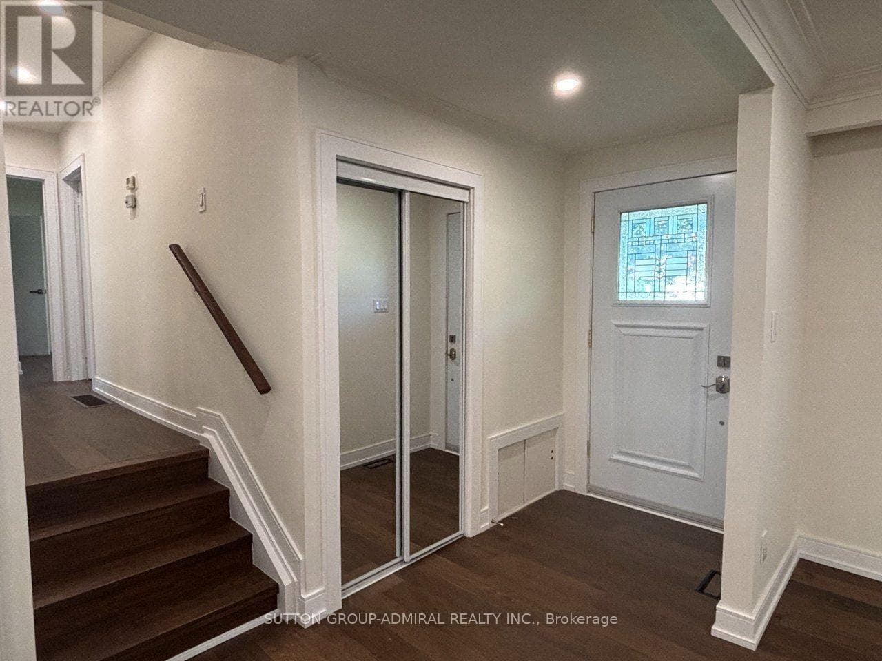 Single Family at Main Floor- 86 Hamilton Drive, Newmarket (Huron Heights-Leslie Valley), Ontario - Photo 5 - RE/MAX Garden City Realty