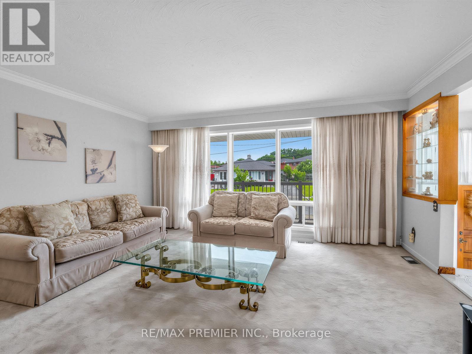 Single Family at 12 Goldcrest Boulevard, Toronto (Rustic), Ontario - Photo 7 - RE/MAX Garden City Realty