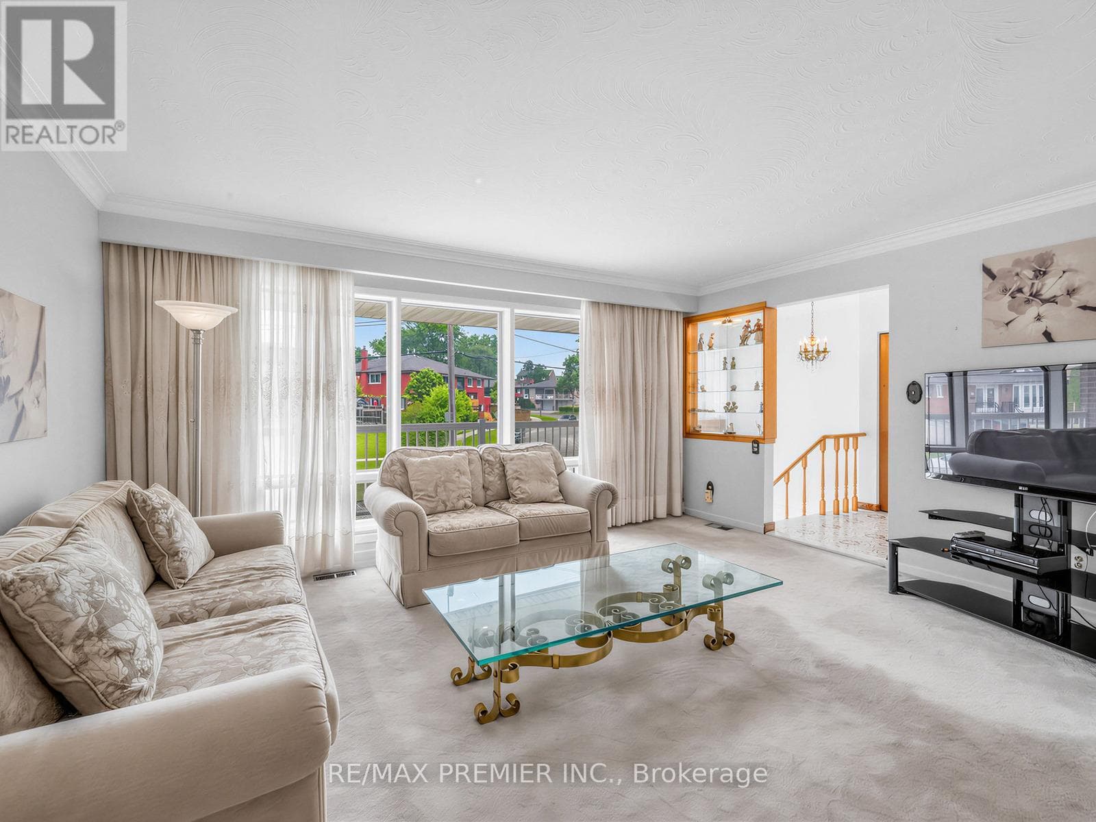 Single Family at 12 Goldcrest Boulevard, Toronto (Rustic), Ontario - Photo 8 - RE/MAX Garden City Realty
