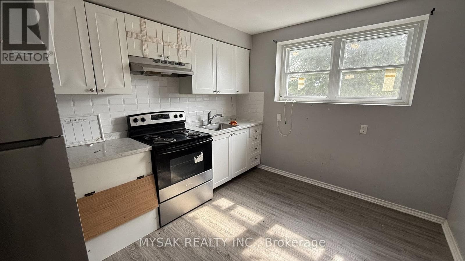 Multi-family at 106 Lorne Avenue, Chatham-Kent (Chatham), Ontario - Photo 5 - RE/MAX Garden City Realty