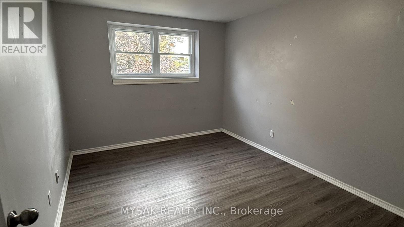 Multi-family at 106 Lorne Avenue, Chatham-Kent (Chatham), Ontario - Photo 6 - RE/MAX Garden City Realty