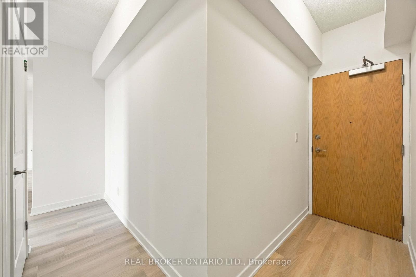 Single Family at 915- 2825 Jane Street, Toronto (Glenfield-Jane Heights), Ontario - Photo 5 - RE/MAX Garden City Realty