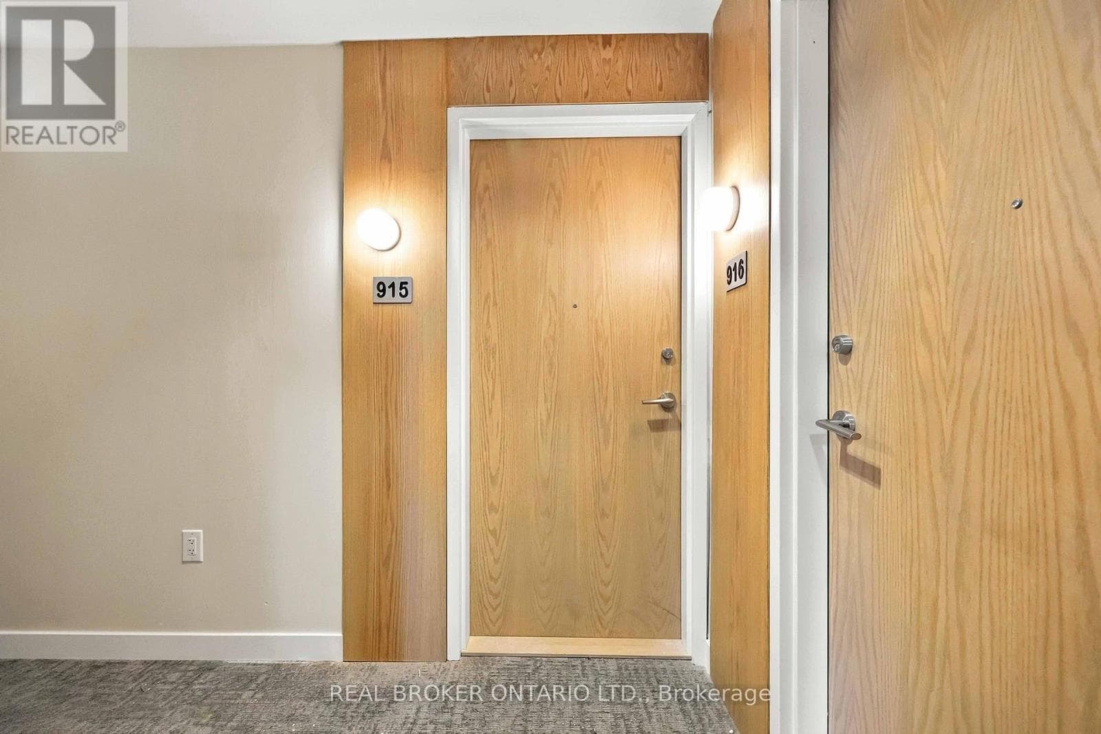 Single Family at 915- 2825 Jane Street, Toronto (Glenfield-Jane Heights), Ontario - Photo 4 - RE/MAX Garden City Realty